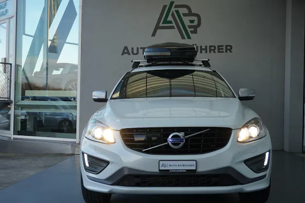 VOLVO XC60 T6 AWD Momentum R-Design Geartronic