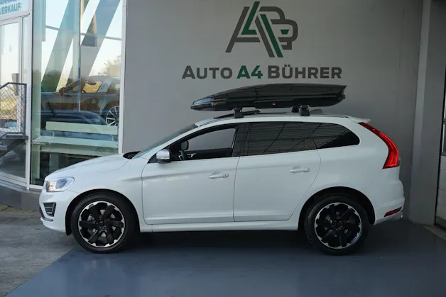 VOLVO XC60 T6 AWD Momentum R-Design Geartronic