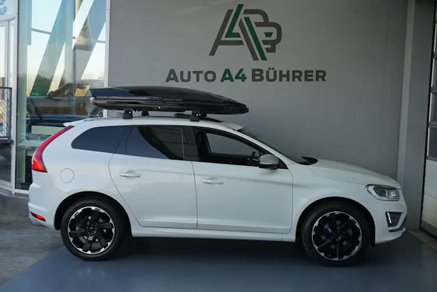 VOLVO XC60 T6 AWD Momentum R-Design Geartronic