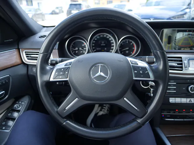MERCEDES-BENZ E 350 BlueTEC Elégance 4Matic 7G-Tronic