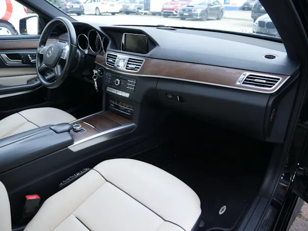 MERCEDES-BENZ E 350 BlueTEC Elégance 4Matic 7G-Tronic