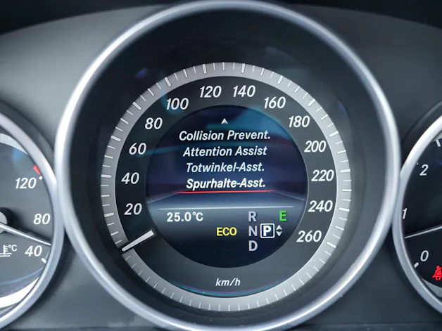 MERCEDES-BENZ E 350 BlueTEC Elégance 4Matic 7G-Tronic