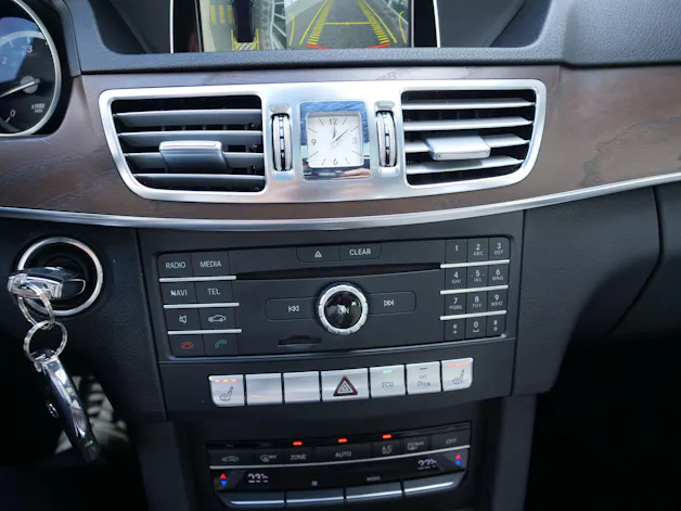 MERCEDES-BENZ E 350 BlueTEC Elégance 4Matic 7G-Tronic