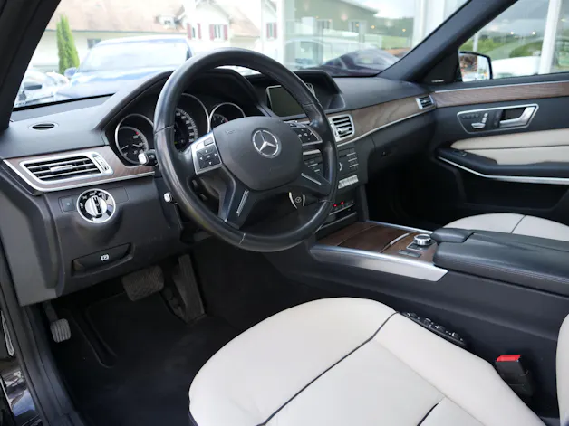 MERCEDES-BENZ E 350 BlueTEC Elégance 4Matic 7G-Tronic
