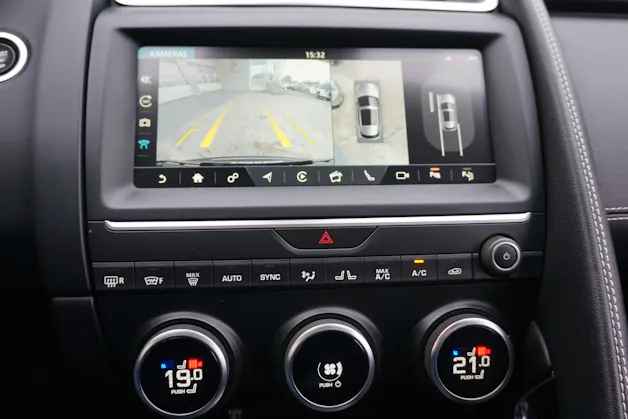Jaguar E-Pace P250 R-Dynamic SE AWD aus erster Hand!! 100% Benziner