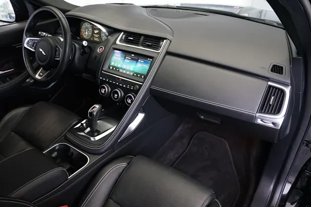 Jaguar E-Pace P250 R-Dynamic SE AWD aus erster Hand!! 100% Benziner