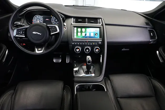 Jaguar E-Pace P250 R-Dynamic SE AWD aus erster Hand!! 100% Benziner