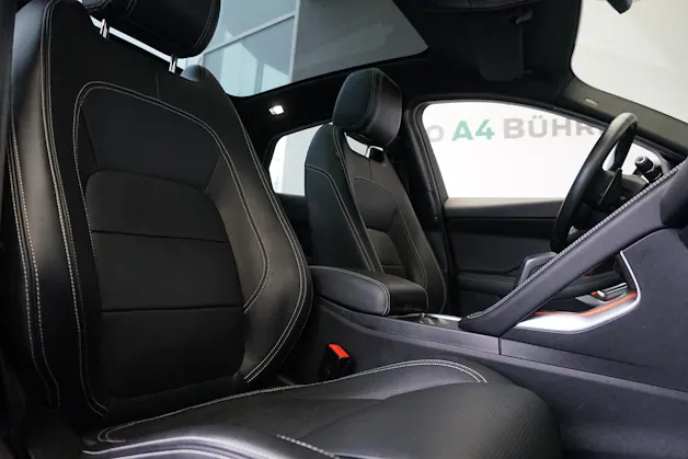 Jaguar E-Pace P250 R-Dynamic SE AWD aus erster Hand!! 100% Benziner