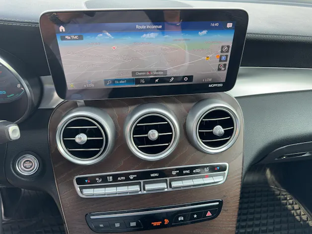 MERCEDES-BENZ GLC 200 AMG Line 4Matic 9G-Tronic