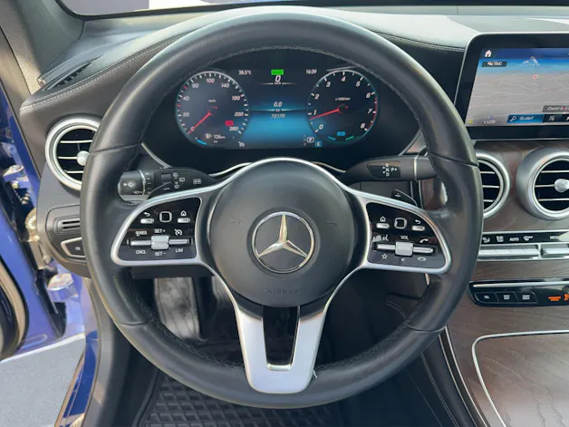 MERCEDES-BENZ GLC 200 AMG Line 4Matic 9G-Tronic