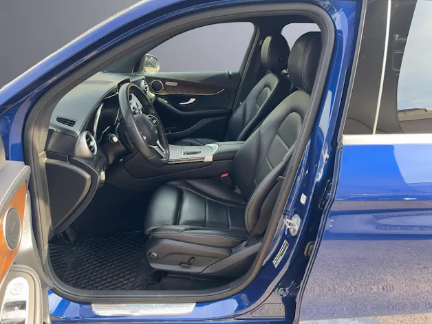 MERCEDES-BENZ GLC 200 AMG Line 4Matic 9G-Tronic