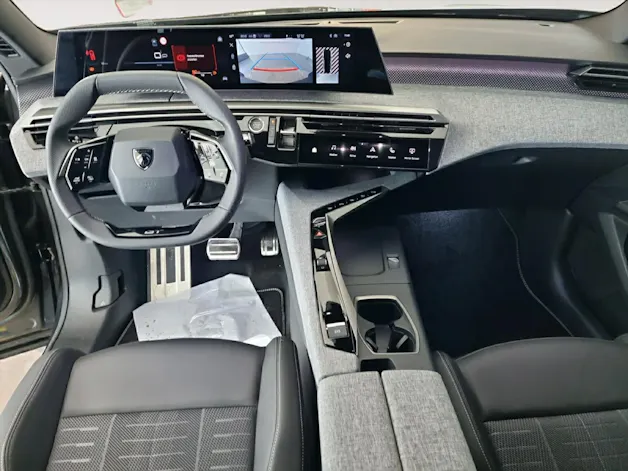 PEUGEOT 5008 145 Hybrid GT 7-Plätzer Pano