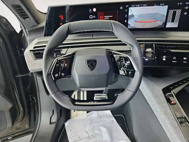 PEUGEOT 5008 145 Hybrid GT 7-Plätzer Pano