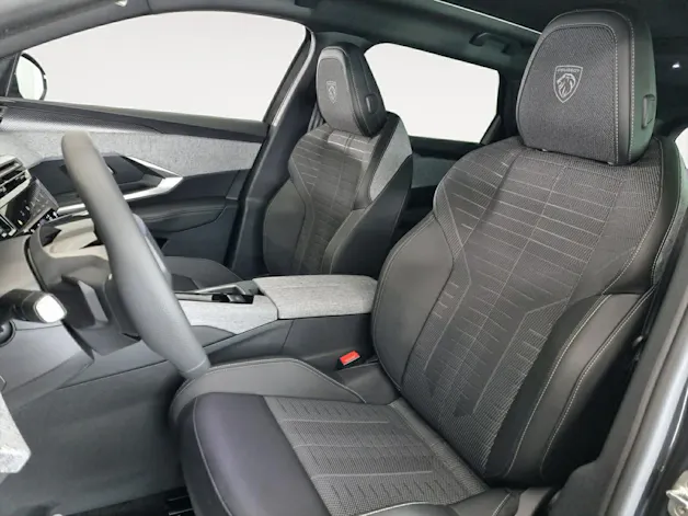 PEUGEOT 5008 145 Hybrid GT 7-Plätzer Pano