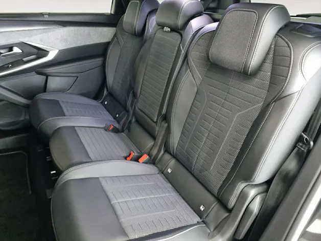 PEUGEOT 5008 145 Hybrid GT 7-Plätzer Pano