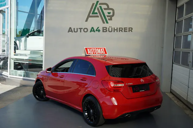MERCEDES-BENZ A 200 Urban Automat mit Leder