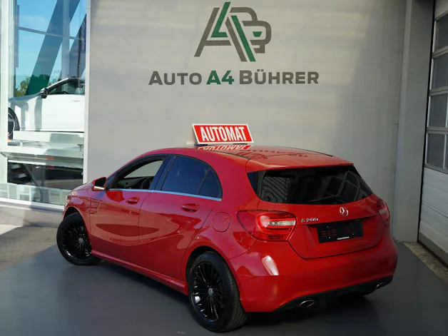 MERCEDES-BENZ A 200 Urban Automat mit Leder
