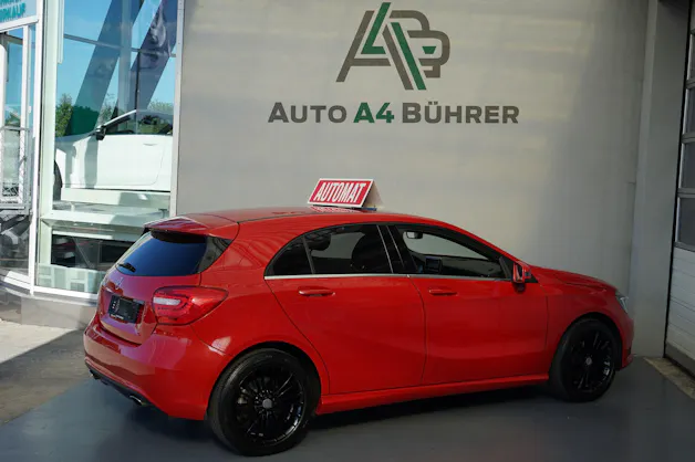 MERCEDES-BENZ A 200 Urban Automat mit Leder