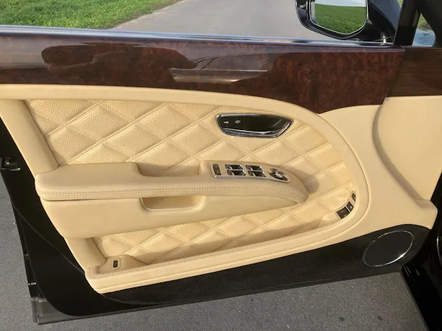BENTLEY Mulsanne Speed
