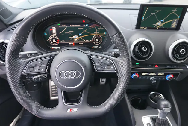 AUDI A3 40 TFSI e-tron Sport 204PS Automat "kann rund 35 bis 40km rein elektrisch fahren"
