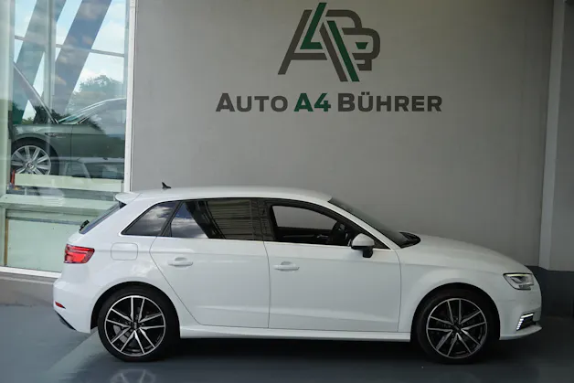 AUDI A3 40 TFSI e-tron Sport 204PS Automat "kann rund 35 bis 40km rein elektrisch fahren"
