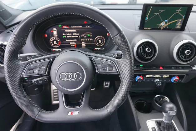 AUDI A3 40 TFSI e-tron Sport 204PS Automat "kann rund 35 bis 40km rein elektrisch fahren"