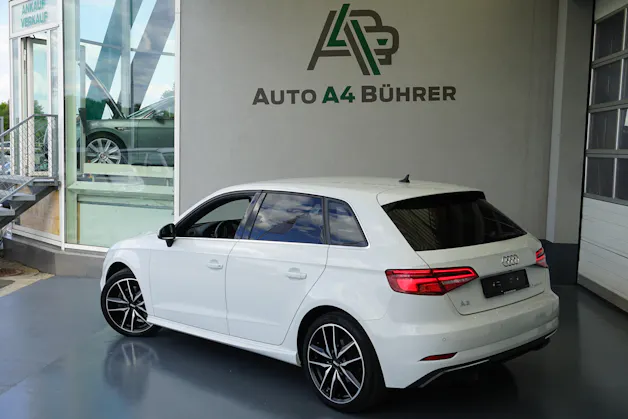 AUDI A3 40 TFSI e-tron Sport 204PS Automat "kann rund 35 bis 40km rein elektrisch fahren"