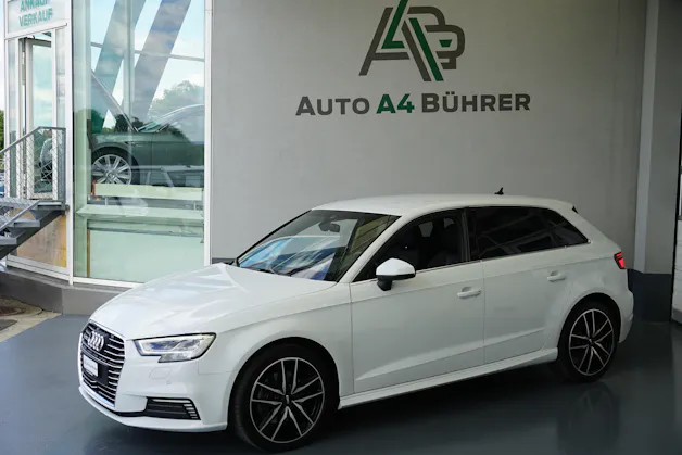 AUDI A3 40 TFSI e-tron Sport 204PS Automat "kann rund 35 bis 40km rein elektrisch fahren"