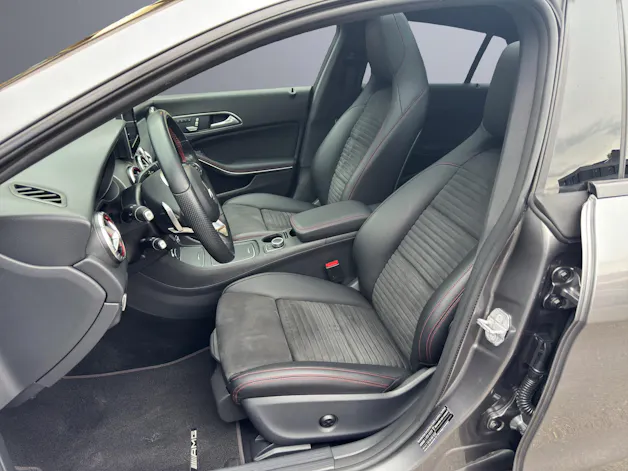MERCEDES-BENZ CLA Shooting Brake 220 AMG Line 4Matic 7G-DCT