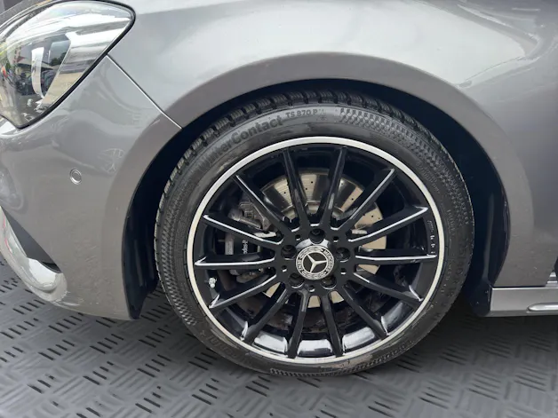 MERCEDES-BENZ CLA Shooting Brake 220 AMG Line 4Matic 7G-DCT