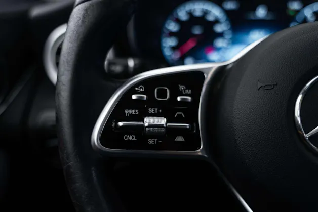 MERCEDES-BENZ GLC 300 4Matic 9G-Tronic Advantage