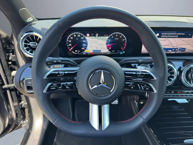 MERCEDES-BENZ A 200 7G-DCT