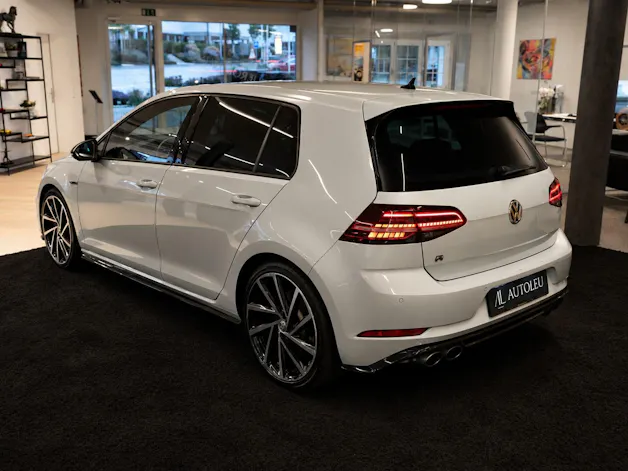 VW Golf 2.0 TSI R 4Motion DSG | Digital-Tacho | Totwinkelassist. | Distanzregler | RF-Kamera |
