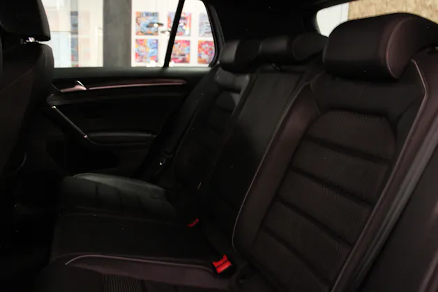 VW Golf 2.0 TSI R 4Motion DSG | Digital-Tacho | Totwinkelassist. | Distanzregler | RF-Kamera |