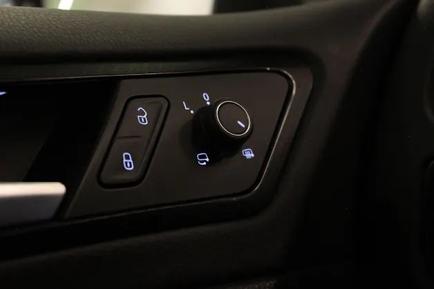 VW Golf 2.0 TSI R 4Motion DSG | Digital-Tacho | Totwinkelassist. | Distanzregler | RF-Kamera |