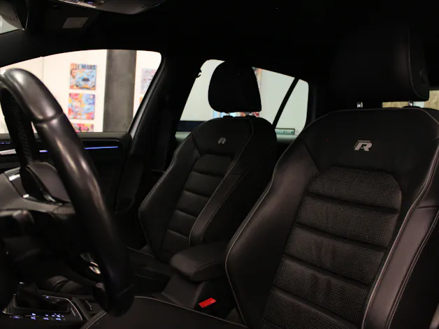 VW Golf 2.0 TSI R 4Motion DSG | Digital-Tacho | Totwinkelassist. | Distanzregler | RF-Kamera |