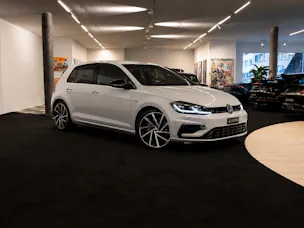 VW Golf 2.0 TSI R 4Motion DSG | Digital-Tacho | Totwinkelassist. | Distanzregler | RF-Kamera |