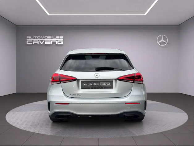 MERCEDES-BENZ A 250e AMG Line 8G-DCT