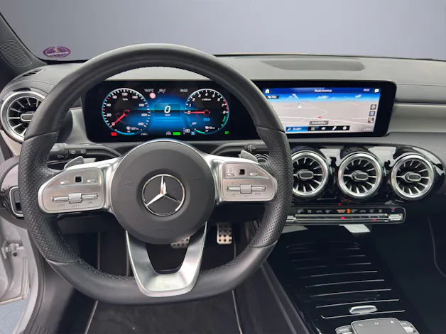 MERCEDES-BENZ A 250e AMG Line 8G-DCT