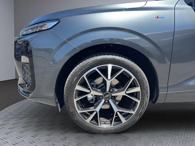 AUDI Q3 SUV 110 kW TFSI S Line S tronic