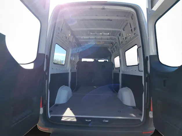 MERCEDES-BENZ eSprinter 320 56kWh StPro