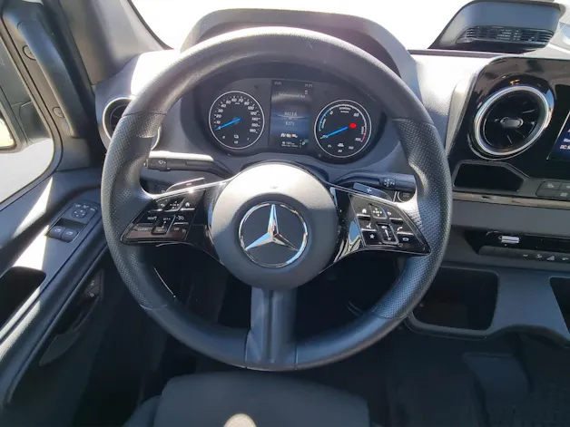 MERCEDES-BENZ eSprinter 320 56kWh StPro