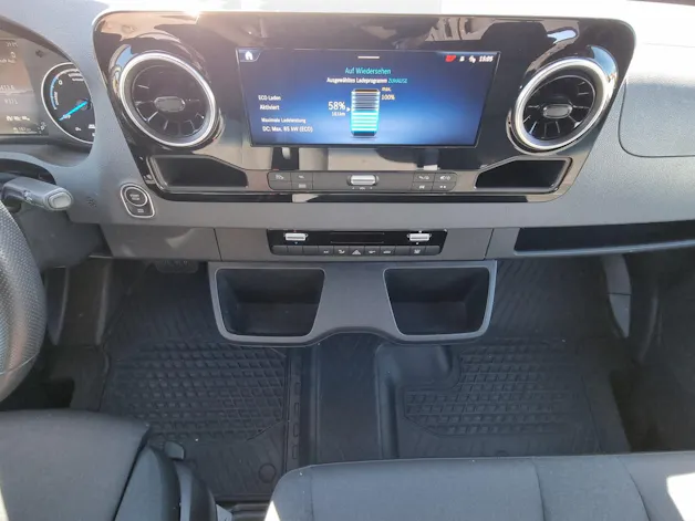 MERCEDES-BENZ eSprinter 320 56kWh StPro