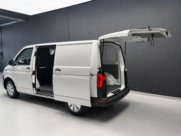 VW T6.1 2.0 TDI DSG • Schiebetüren links & rechts