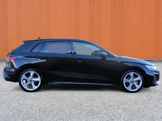 AUDI A3 Sportback TFSI 110 kW S line S tronic