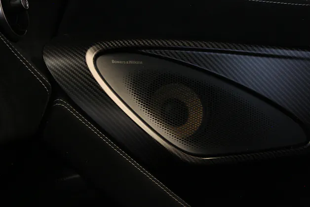 McLaren 570S Coupé 3.8 V8 SSG Schmohl Service | Full Carbon Exterieur-Paket | Liftsystem | Carbon Umbau 600LT | Bowers & Wilkins |