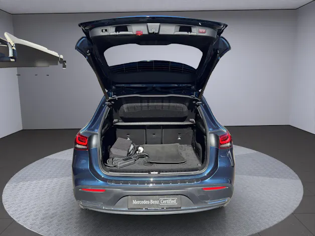 MERCEDES-BENZ EQA 250