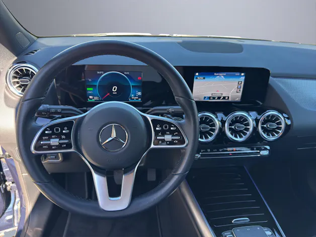 MERCEDES-BENZ EQA 250