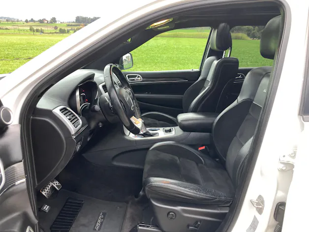 JEEP Grand Cherokee 6.4 V8 HEMI SRT8 Automatic mit Anhängerkupplung