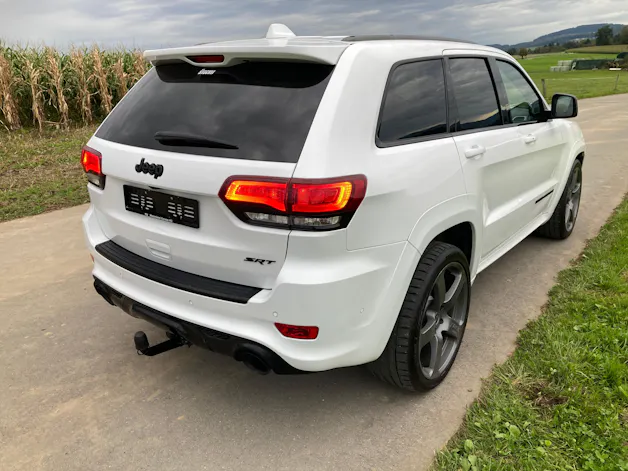 JEEP Grand Cherokee 6.4 V8 HEMI SRT8 Automatic mit Anhängerkupplung